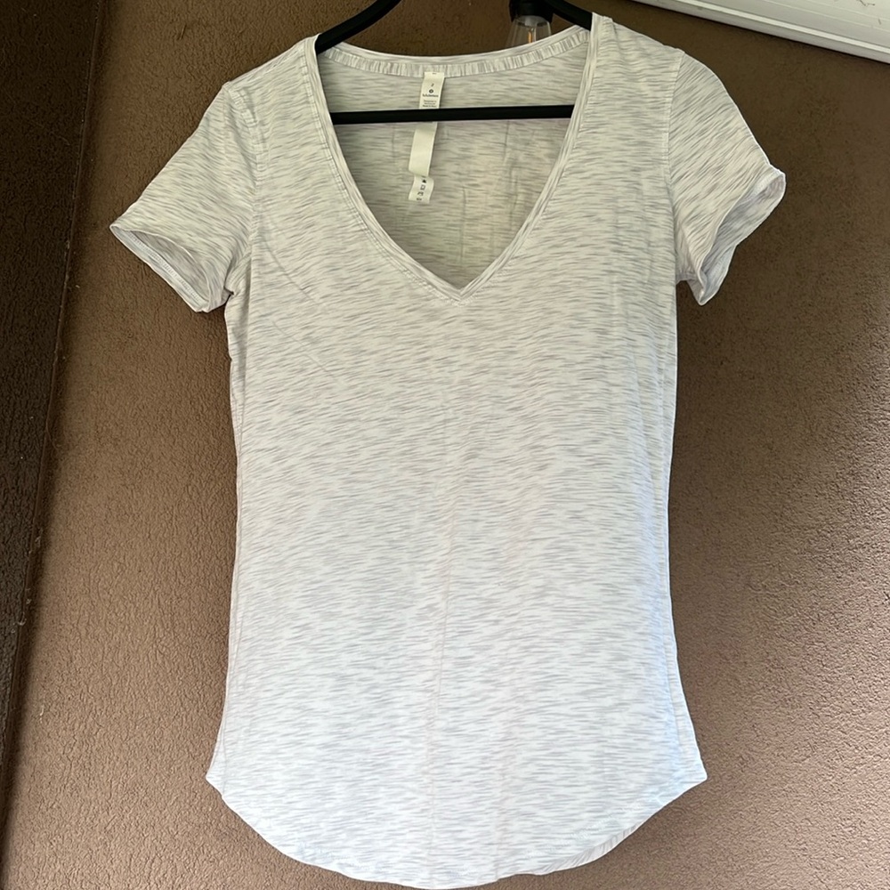 Lululemon - Size 2 Love V-neck, Heathered white/grey